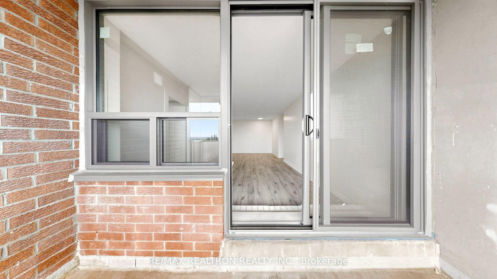 100 Wingarden Court • #1011 • Toronto, ON photo 32