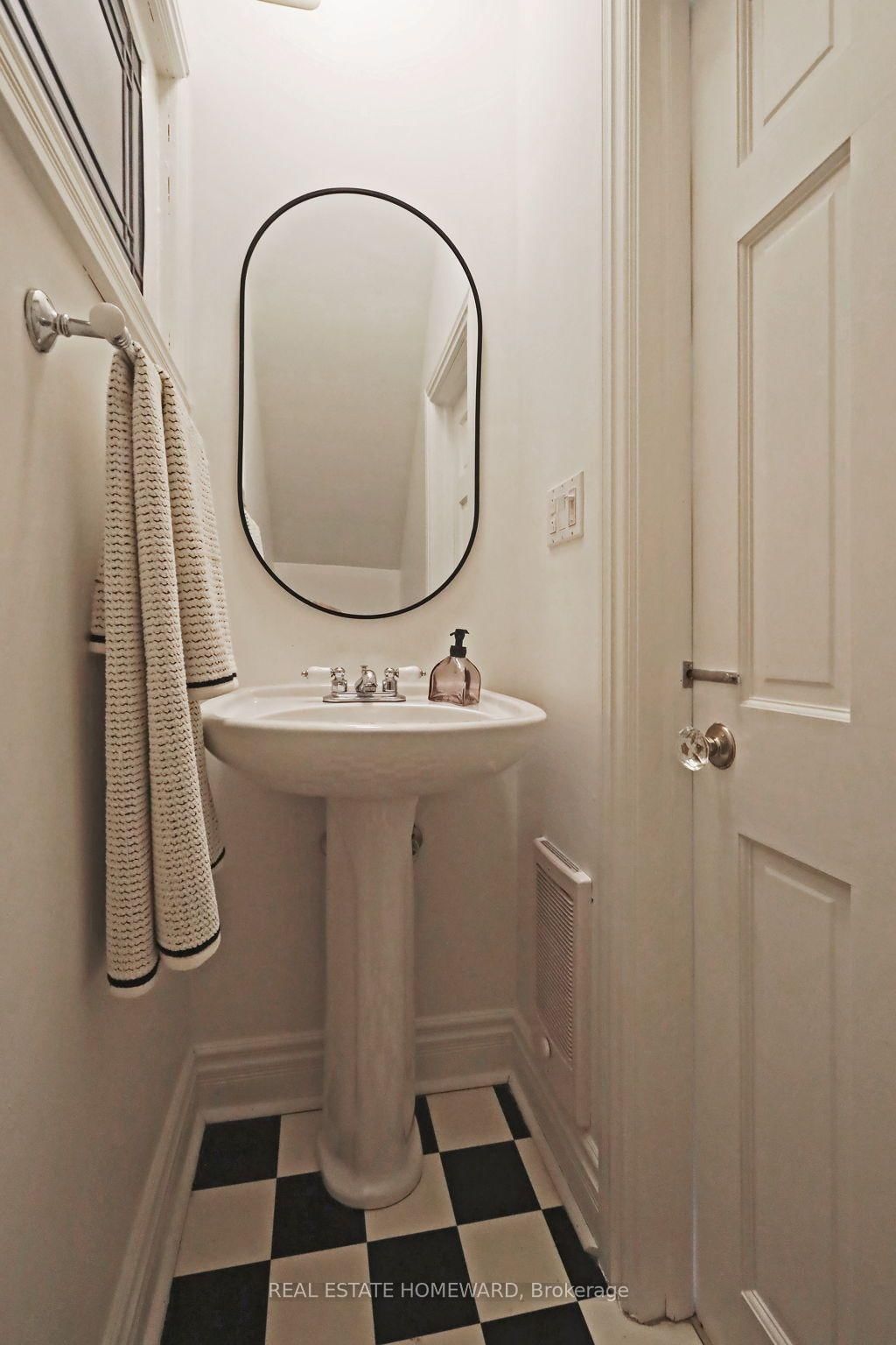 68 Elmer Avenue • Toronto, ON photo 25