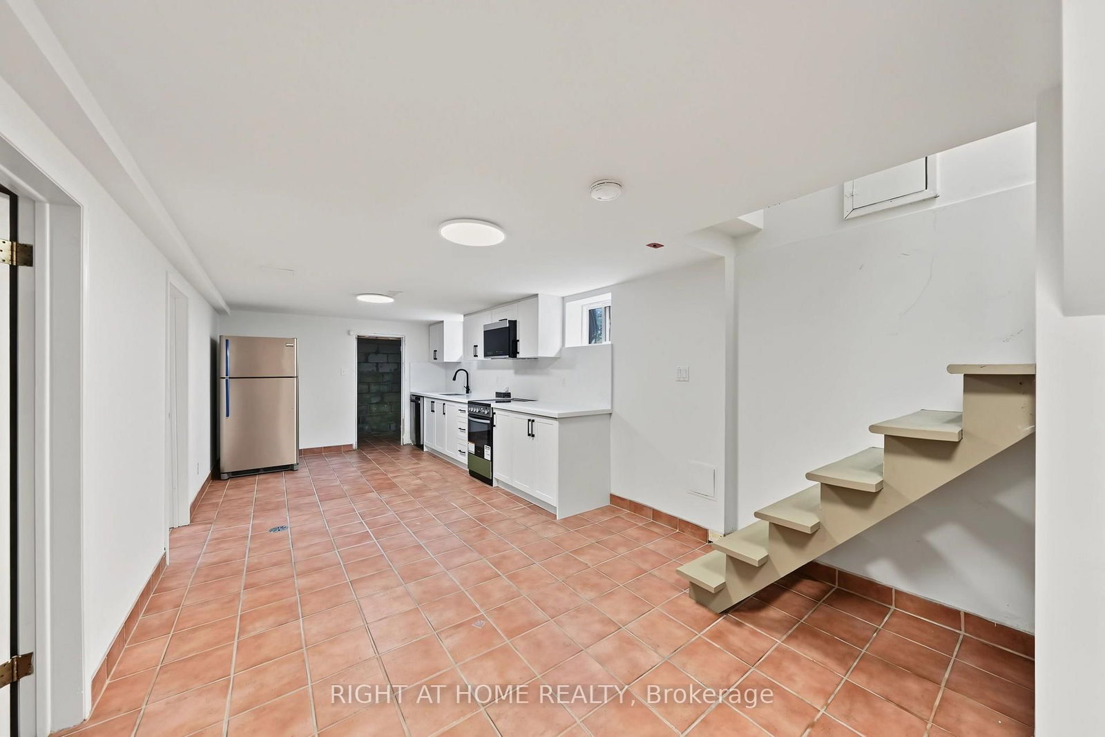 1008 Kennedy Road • Toronto, ON photo 20