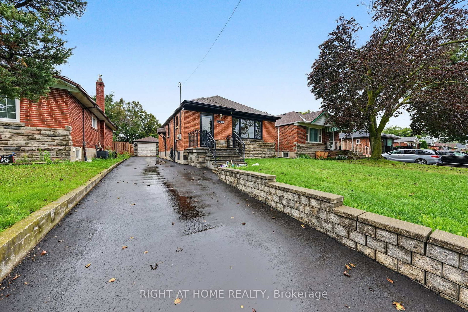 1008 Kennedy Road • Toronto, ON photo 3