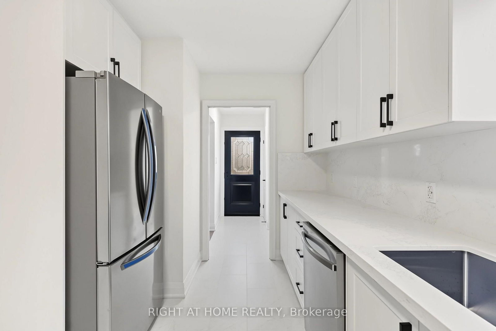 1008 Kennedy Road • Toronto, ON photo 5