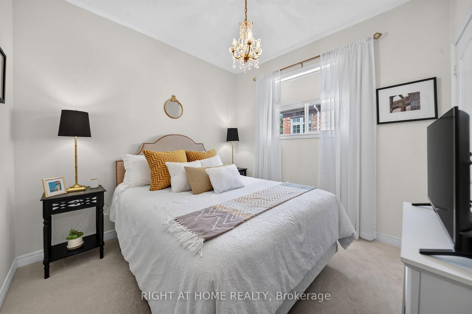 8 Branthaven Court • Whitby, ON photo 29