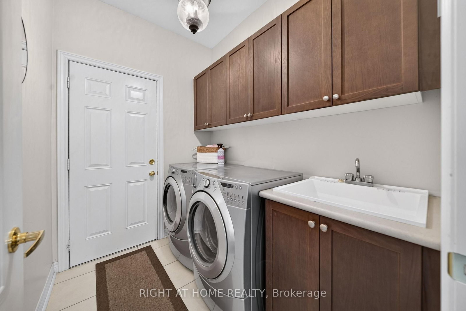 8 Branthaven Court • Whitby, ON photo 33