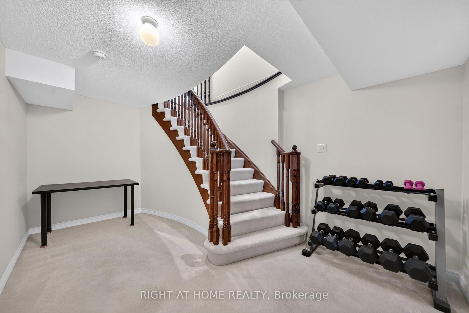 8 Branthaven Court • Whitby, ON photo 36