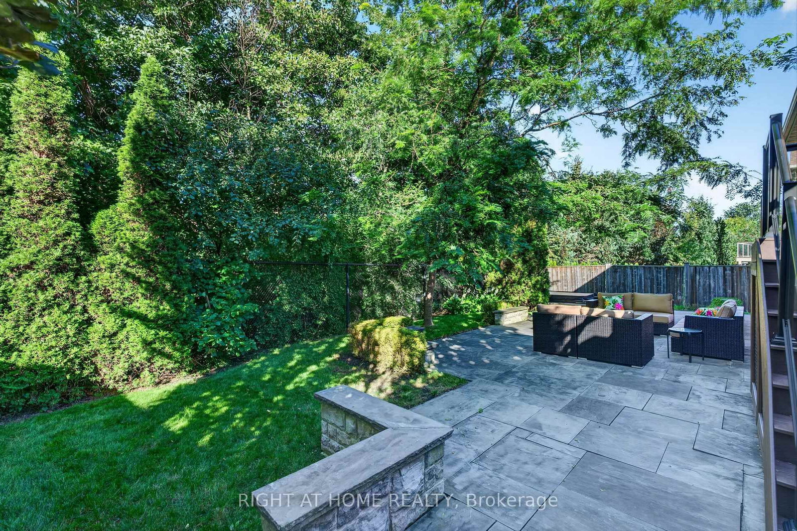 8 Branthaven Court • Whitby, ON photo 43