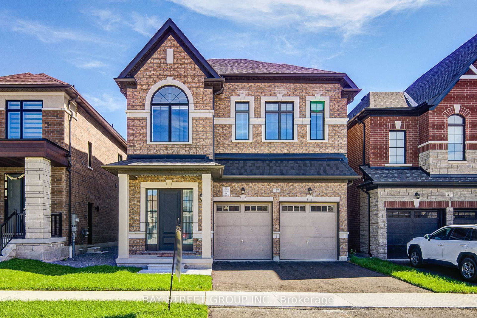 427 Coronation Road • Whitby, ON photo 2