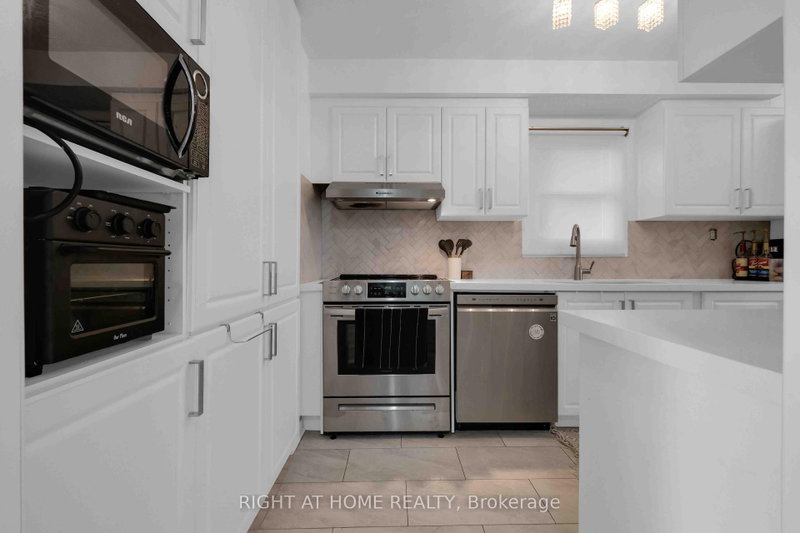 #4 - 1055 Central Park Boulevard N