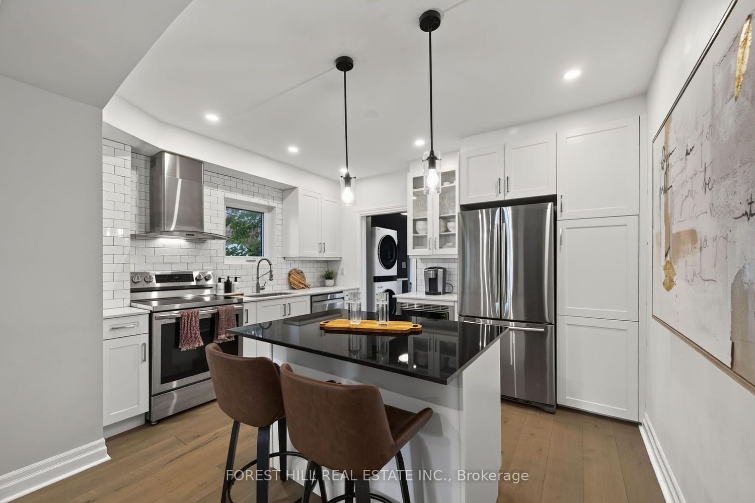 1040 Woodbine Avenue • Toronto, ON photo 12