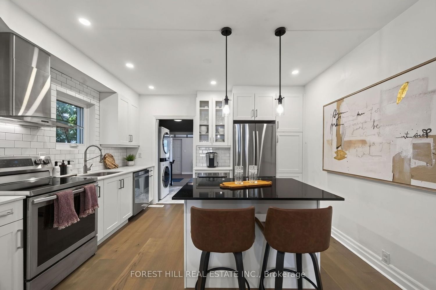 1040 Woodbine Avenue • Toronto, ON photo 16