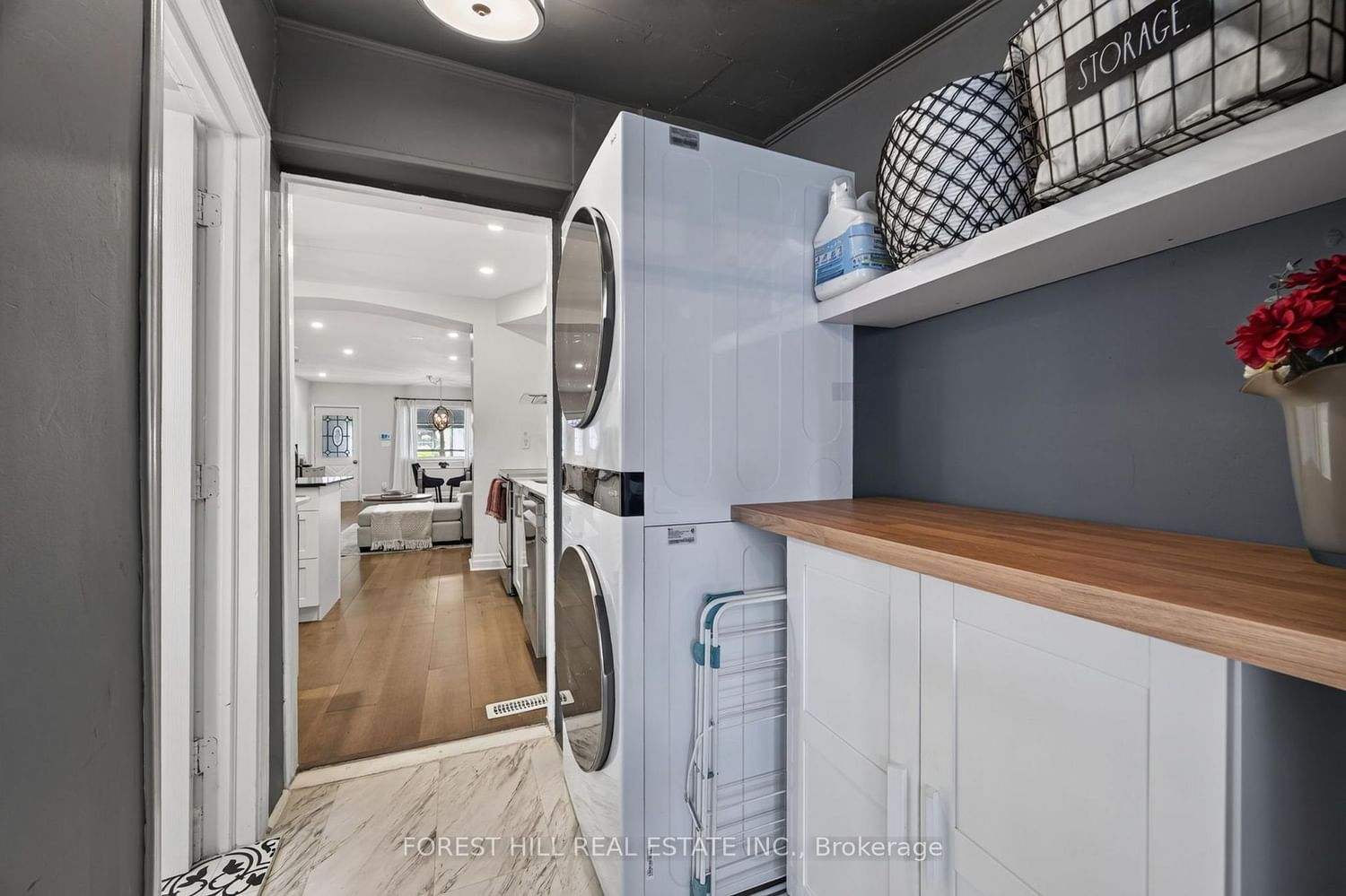 1040 Woodbine Avenue • Toronto, ON photo 20