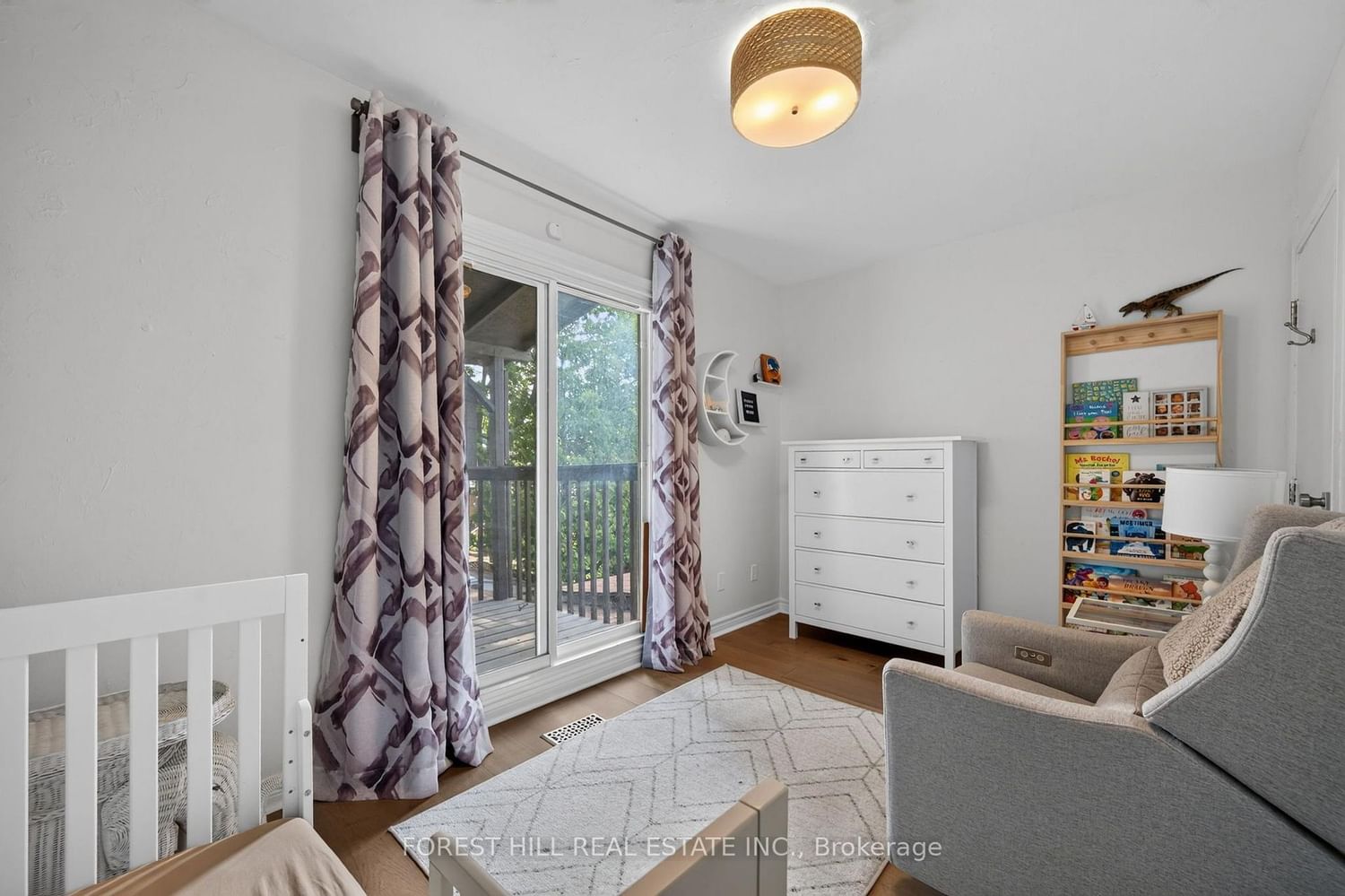 1040 Woodbine Avenue • Toronto, ON photo 25