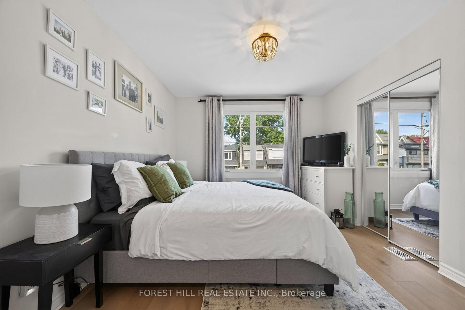 1040 Woodbine Avenue • Toronto, ON photo 30