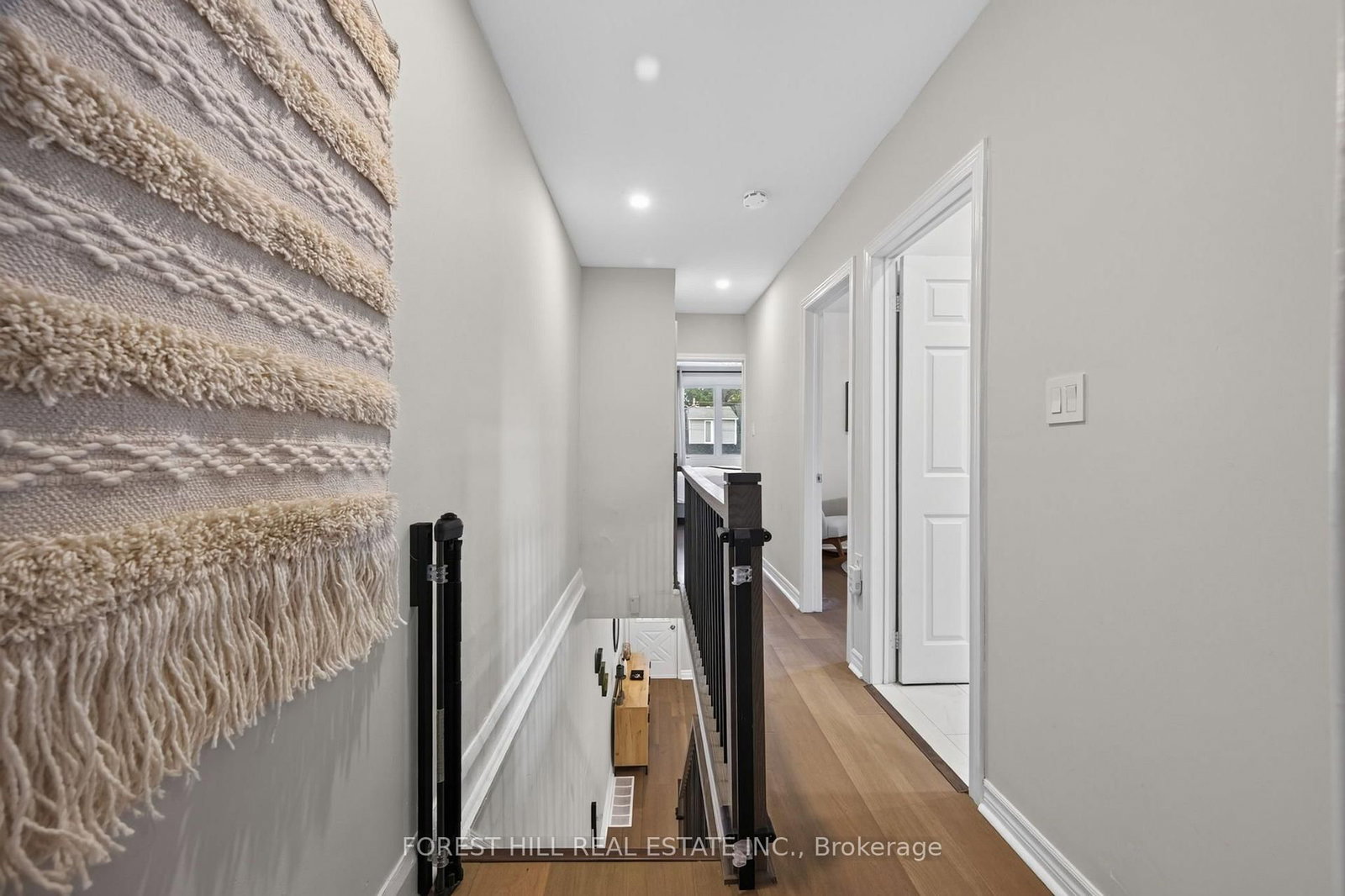 1040 Woodbine Avenue • Toronto, ON photo 33