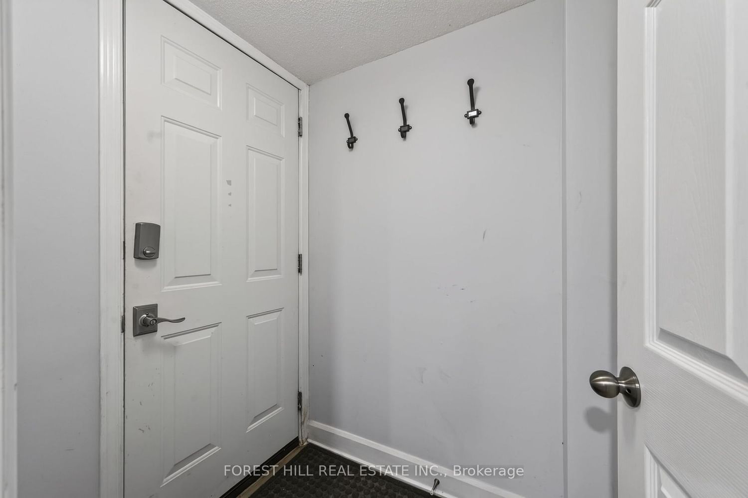 1040 Woodbine Avenue • Toronto, ON photo 39