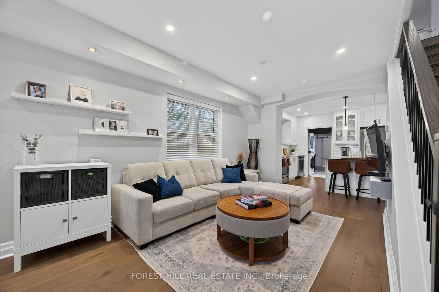 1040 Woodbine Avenue • Toronto, ON photo 9