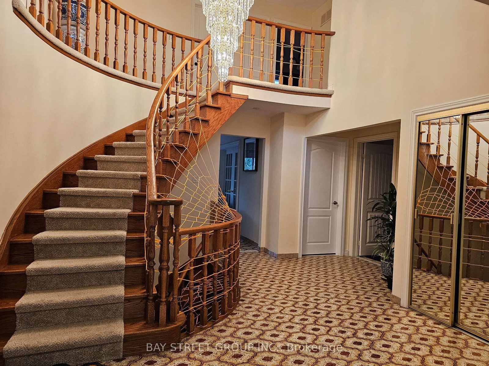 main #1 - 29 Elmartin Drive, Toronto 2