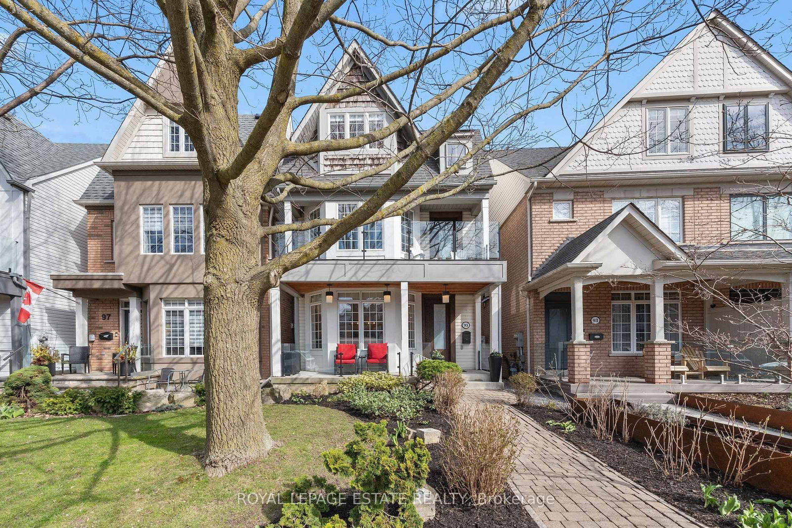 95 Boardwalk Drive • Toronto, ON photo 2