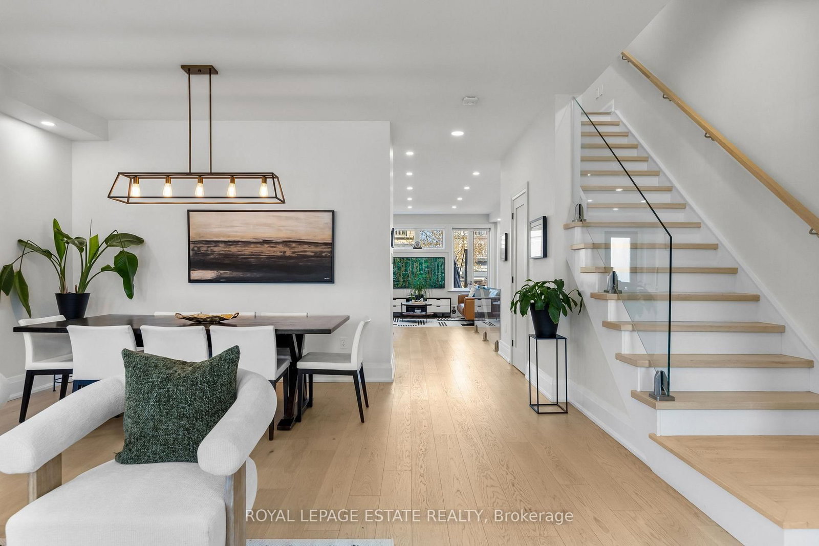 95 Boardwalk Drive • Toronto, ON photo 7