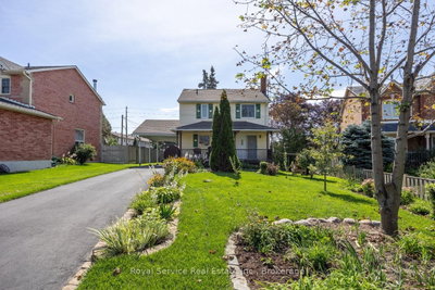 627 Whistler Drive • Oshawa, ON photo 2
