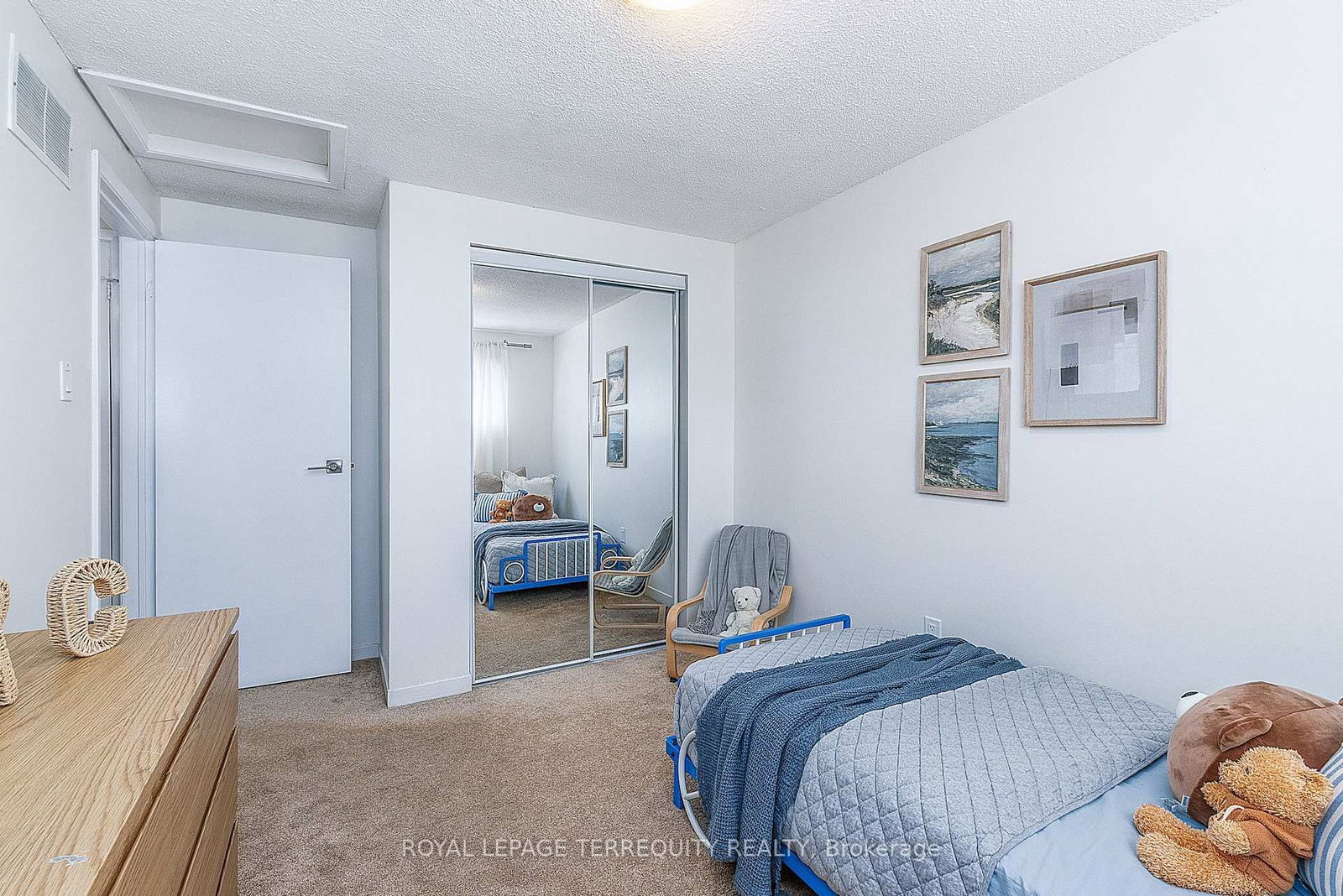19 Brocklesby Crescent • Ajax, ON photo 18
