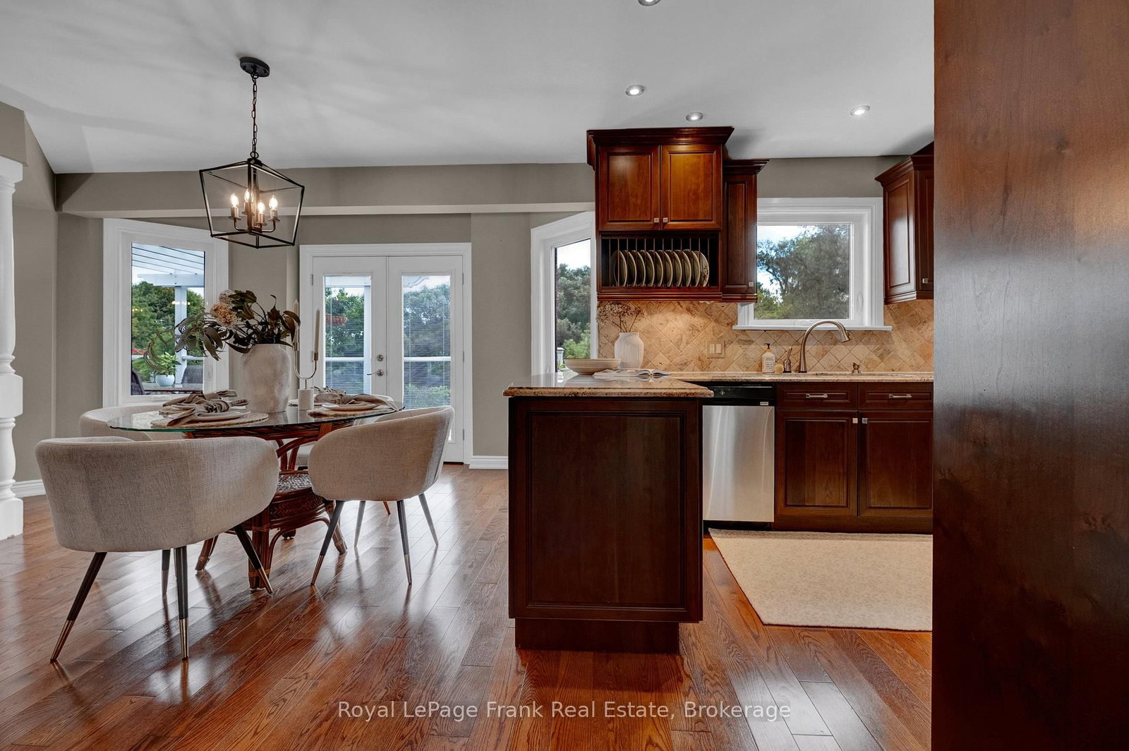 37 Living Court • Clarington, ON photo 11