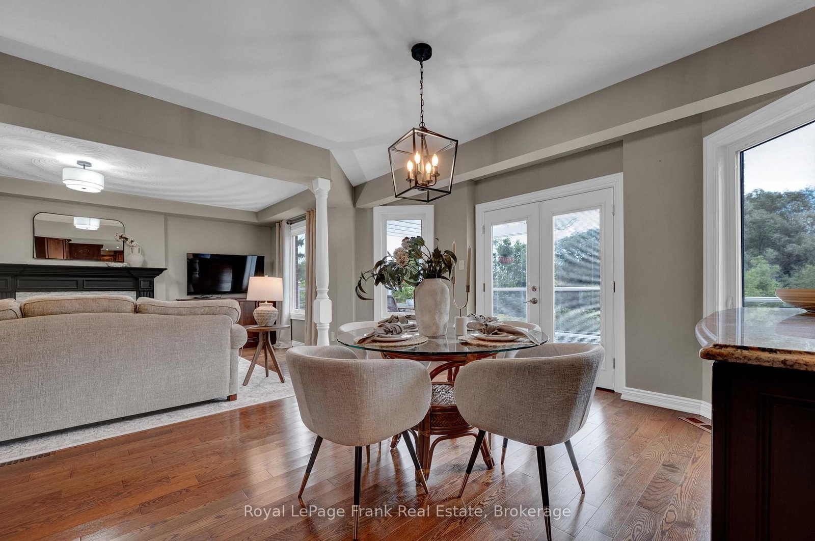 37 Living Court • Clarington, ON photo 17