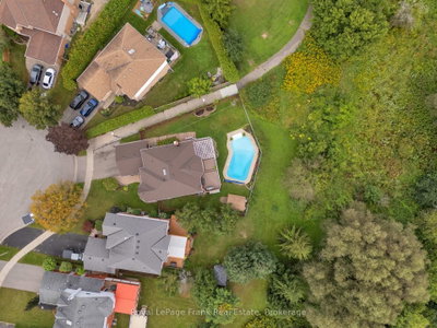37 Living Court • Clarington, ON photo 2