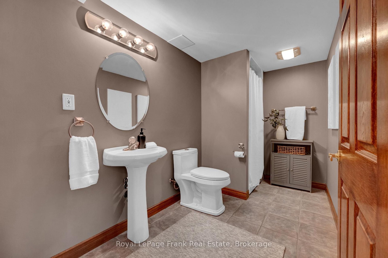 37 Living Court • Clarington, ON photo 43