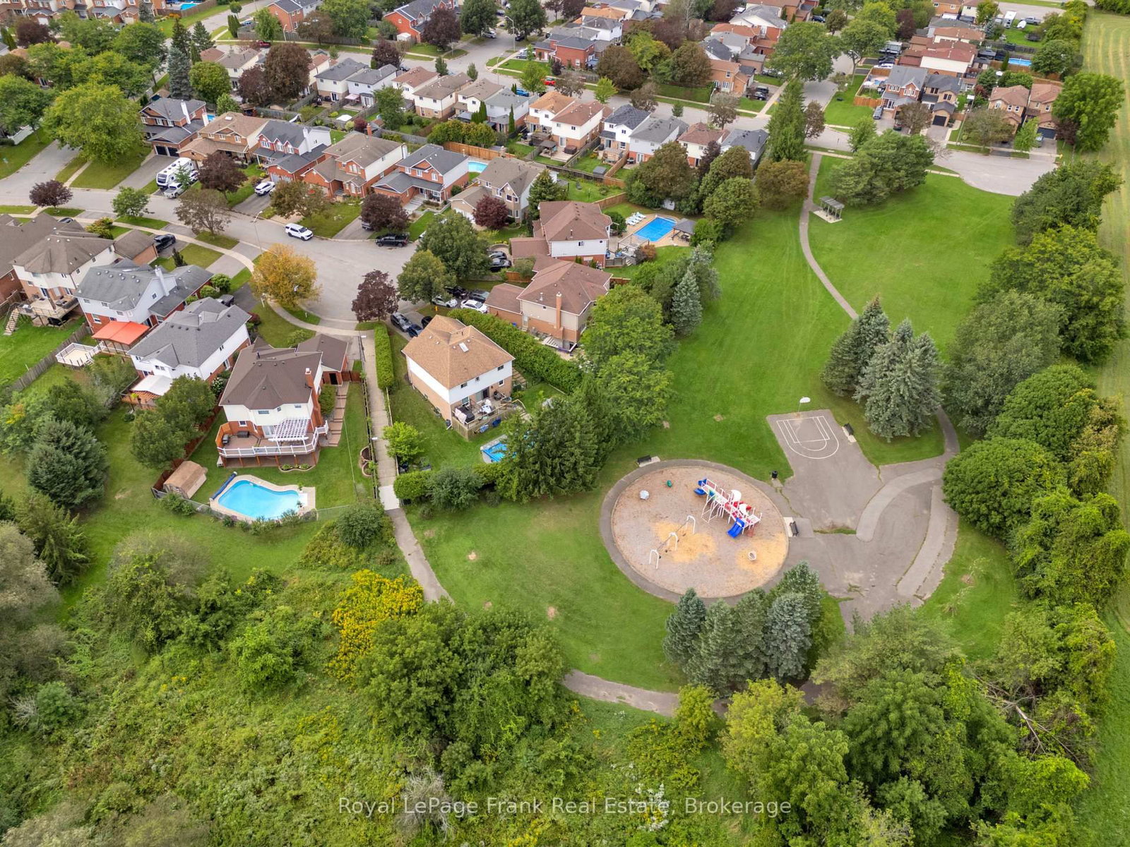 37 Living Court • Clarington, ON photo 49
