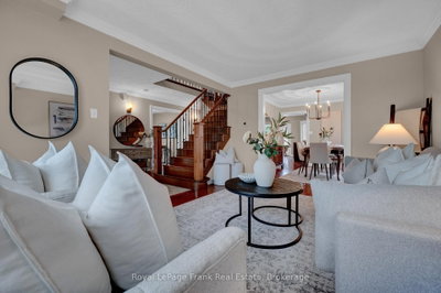 37 Living Court • Clarington, ON photo 7