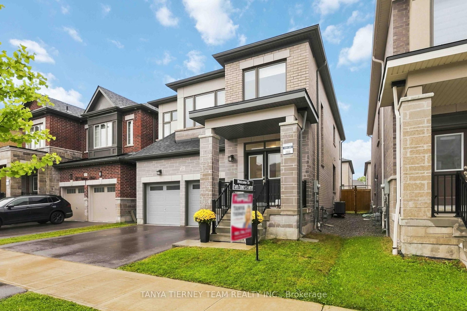 29 Vickery Street • Whitby, ON photo 3