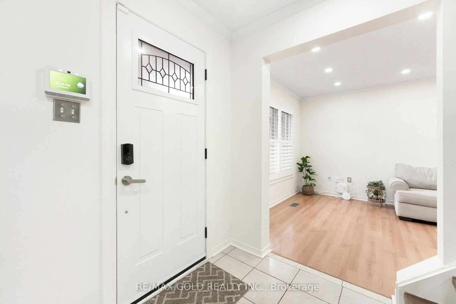 299 Delaney Drive • Ajax, ON photo 3