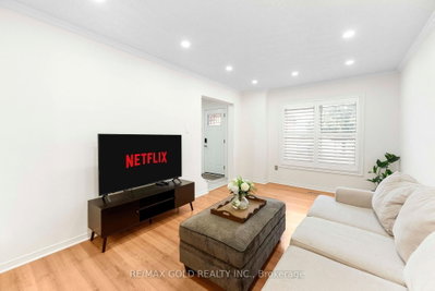299 Delaney Drive • Ajax, ON photo 9