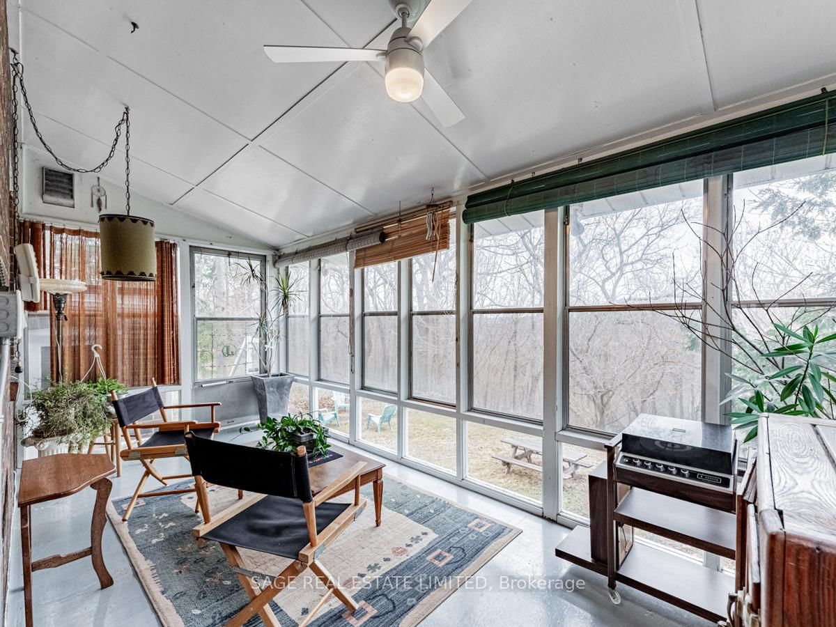 28 Barbara Crescent • Toronto, ON photo 10