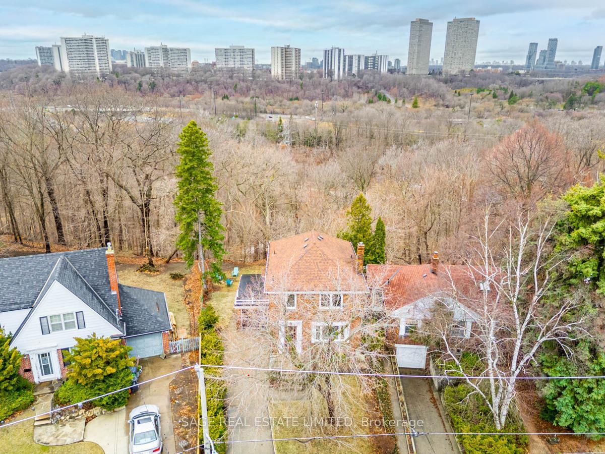 28 Barbara Crescent • Toronto, ON photo 38