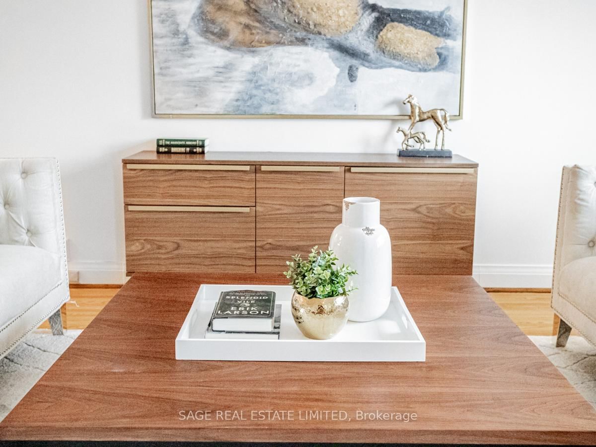 28 Barbara Crescent • Toronto, ON photo 6