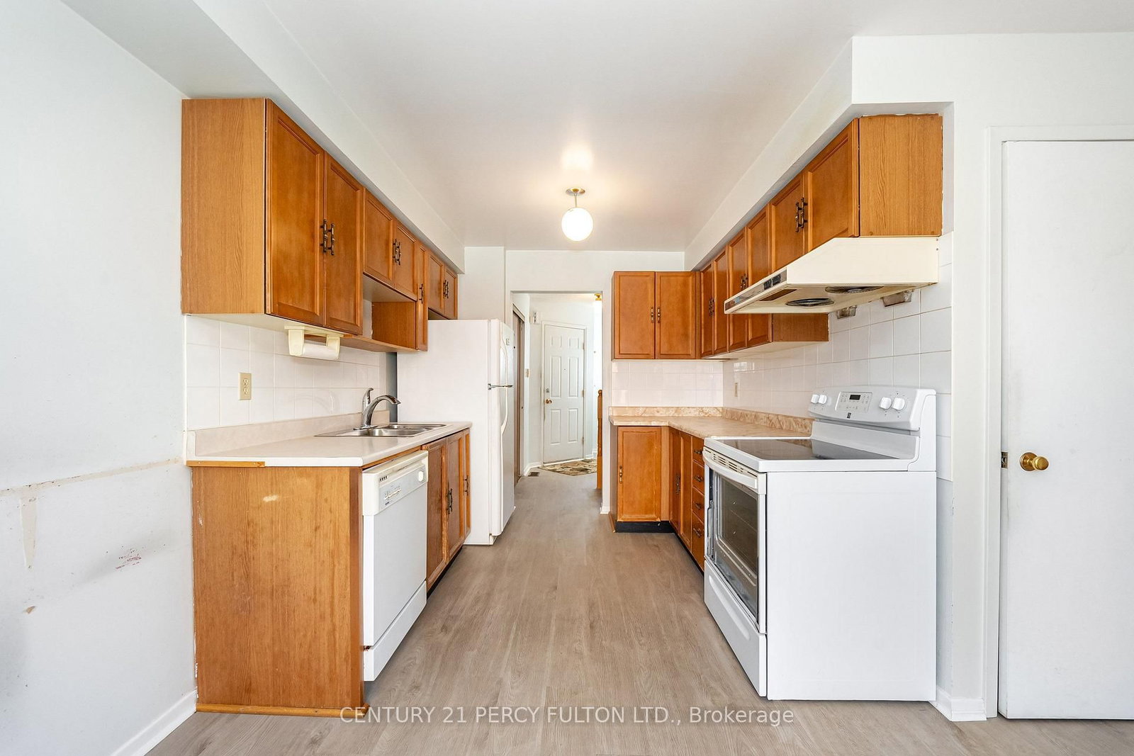 2 pennybrook Lane • Toronto, ON photo 10