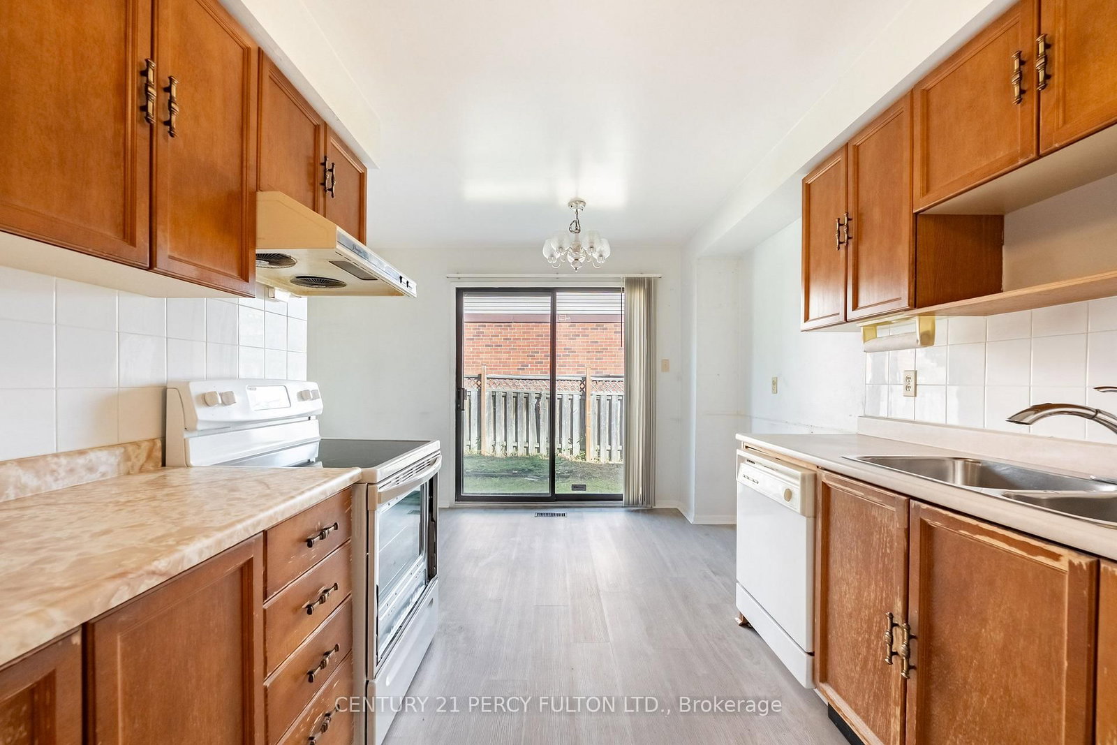 2 pennybrook Lane • Toronto, ON photo 11