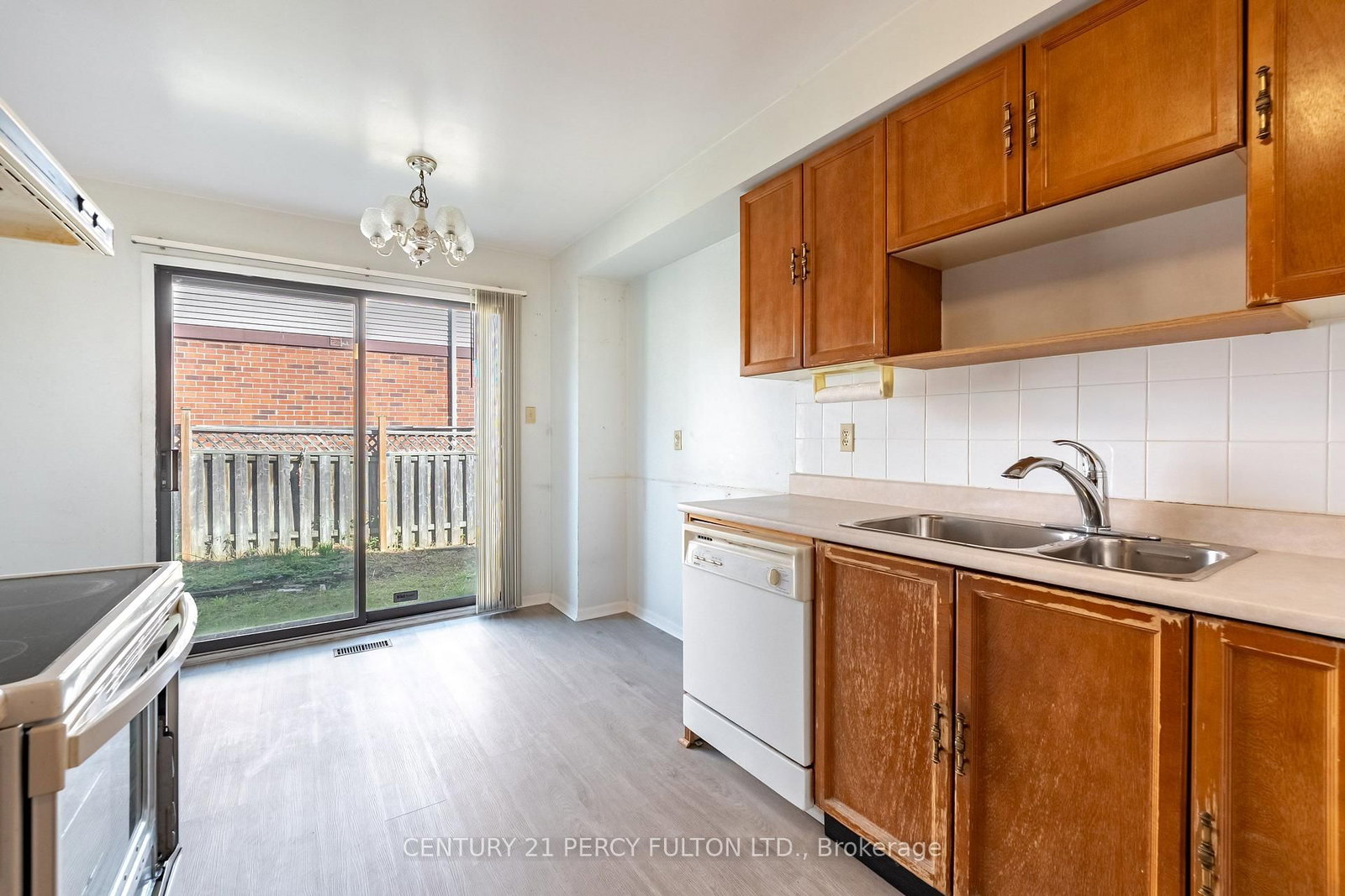 2 pennybrook Lane • Toronto, ON photo 12