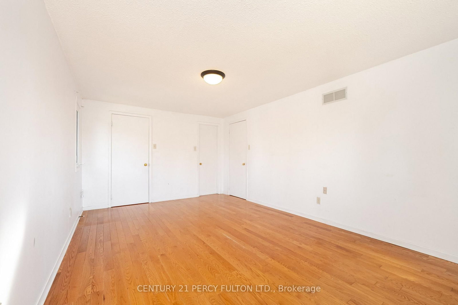 2 pennybrook Lane • Toronto, ON photo 17