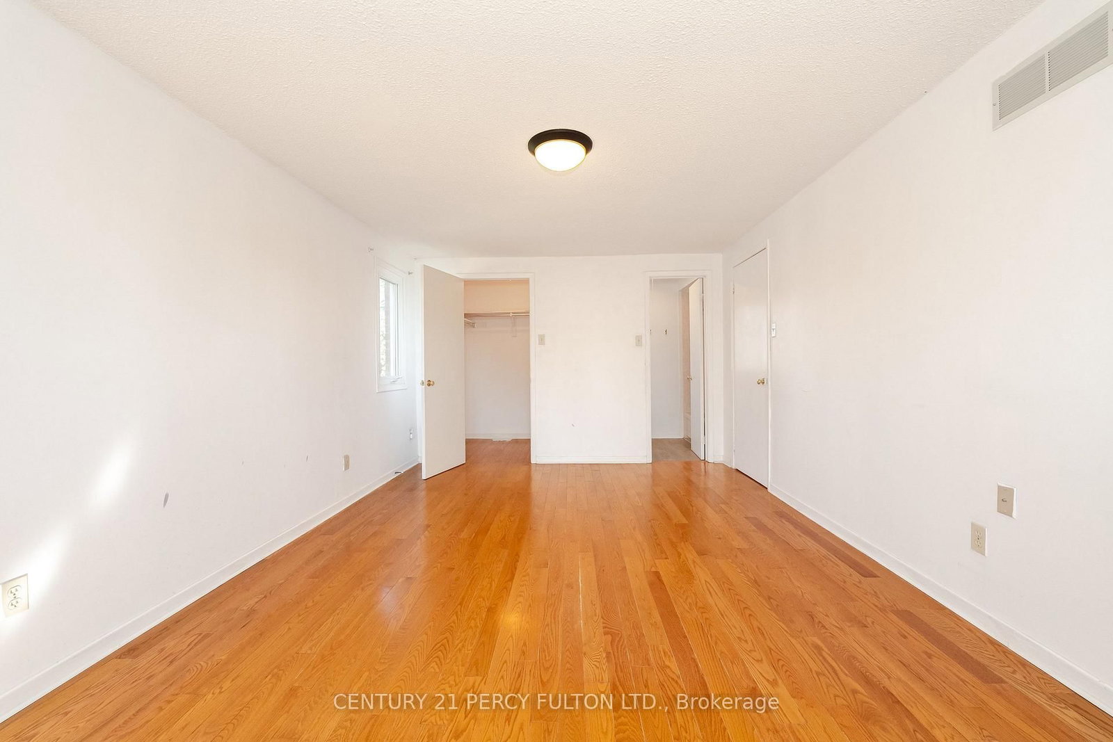 2 pennybrook Lane • Toronto, ON photo 18
