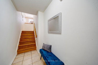 68 Mcgonigal Lane • Ajax, ON photo 3