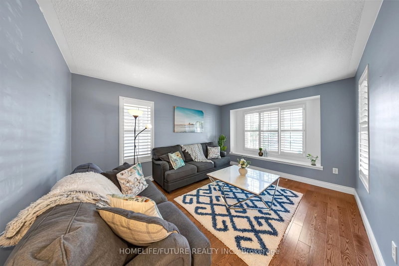 17 Grainger Crescent