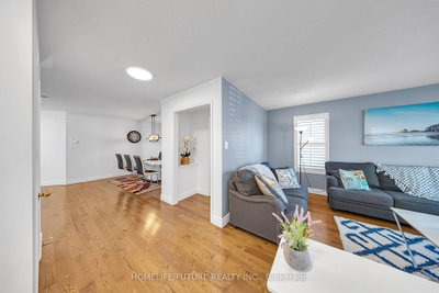 17 Grainger Crescent • Ajax, ON photo 5