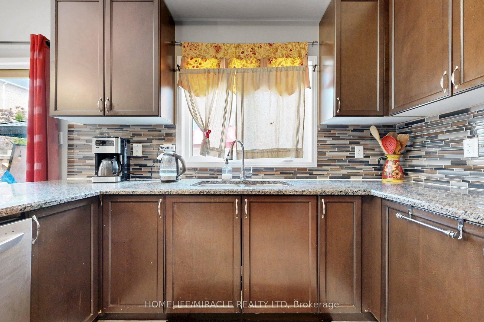 2003 Queensbury Drive • Oshawa, ON photo 16