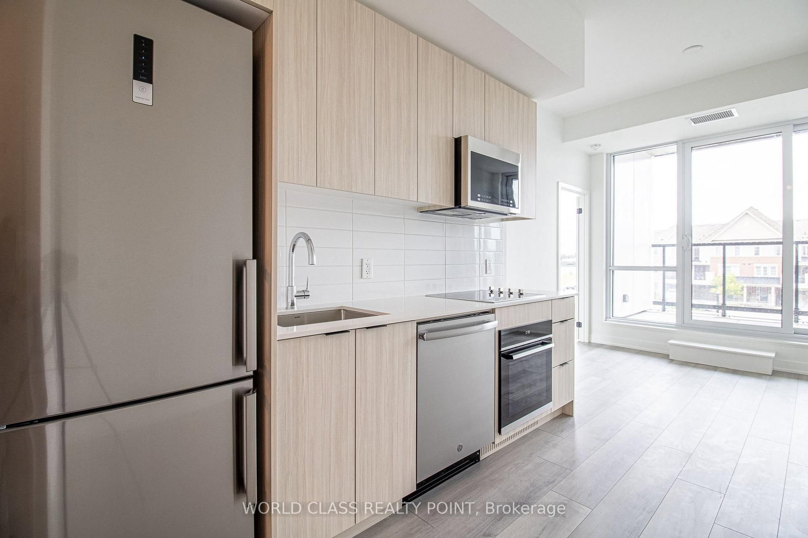 220 - 20 Deans Drive, Toronto 5