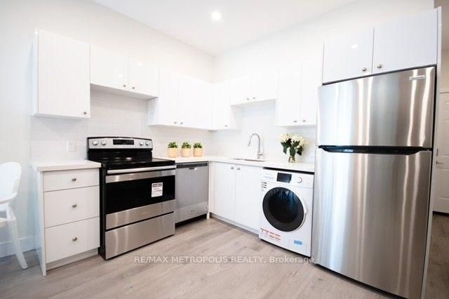 2F - 1448 Gerrard Street E