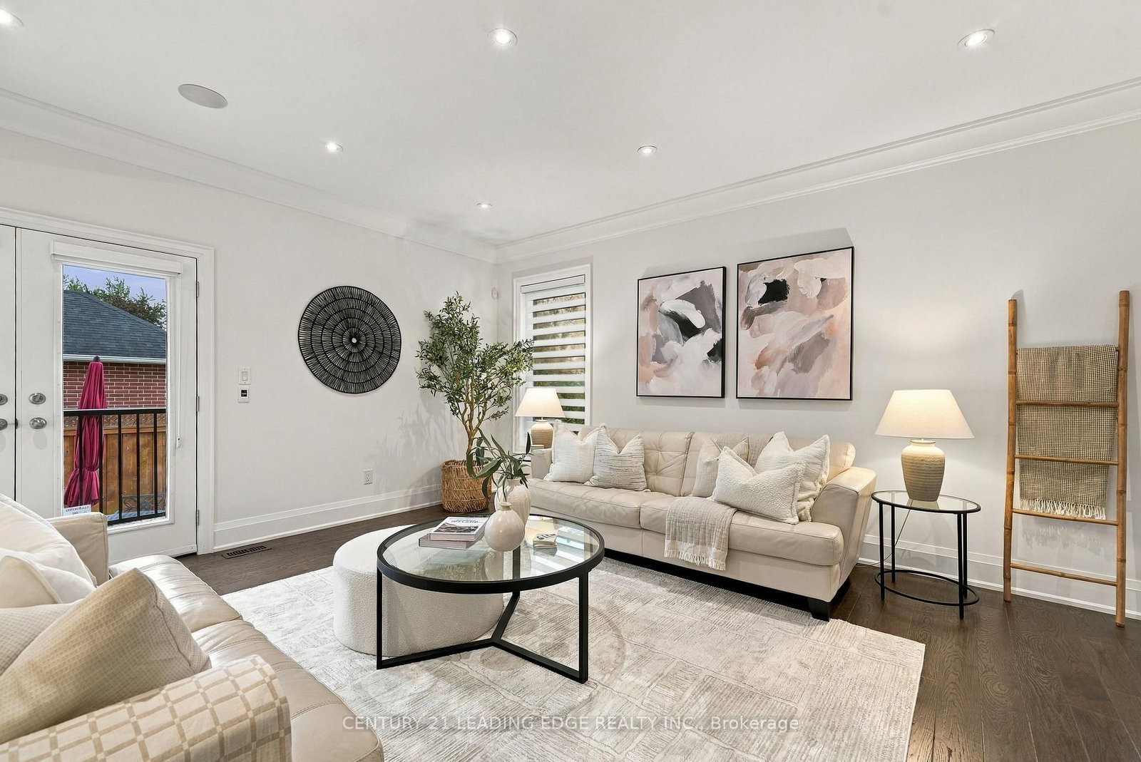 301 Fiddlers Court • Pickering, ON photo 10