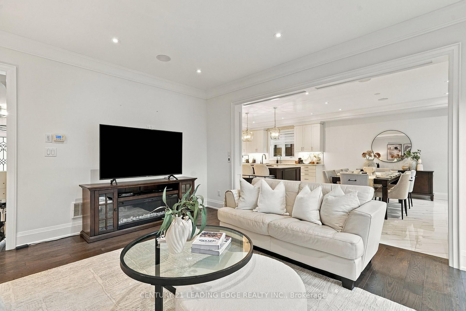 301 Fiddlers Court • Pickering, ON photo 12