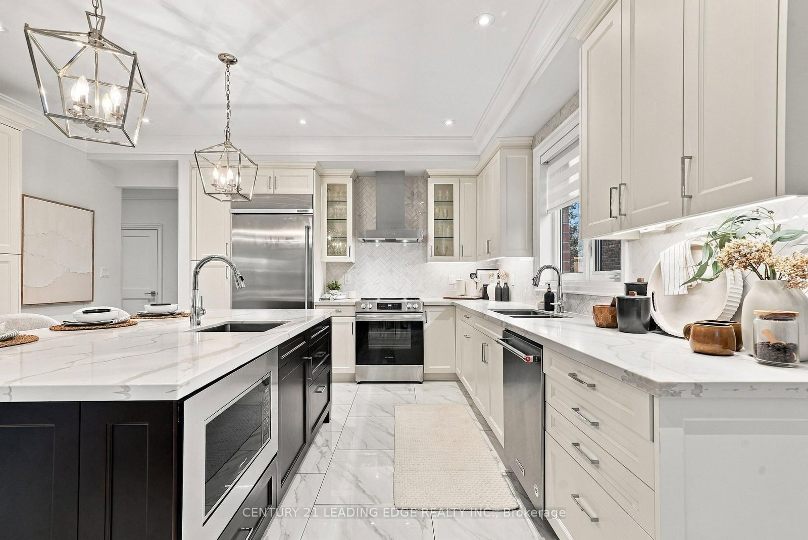 301 Fiddlers Court • Pickering, ON photo 13